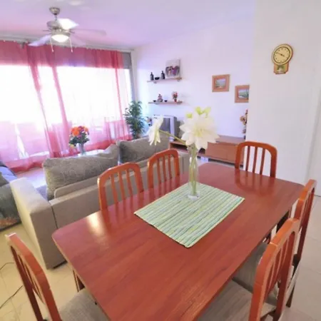 Moderna 8 Personas En Apartment
